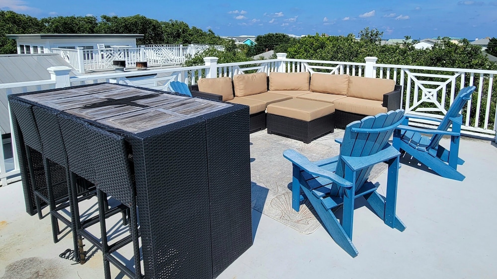 Thirst N' Howl by Tybee Vacation Rentals