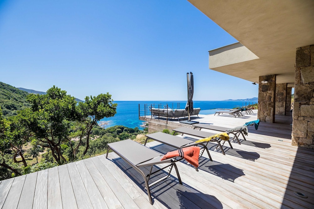 Architect Villaproperty Sea View Close to the Beaches