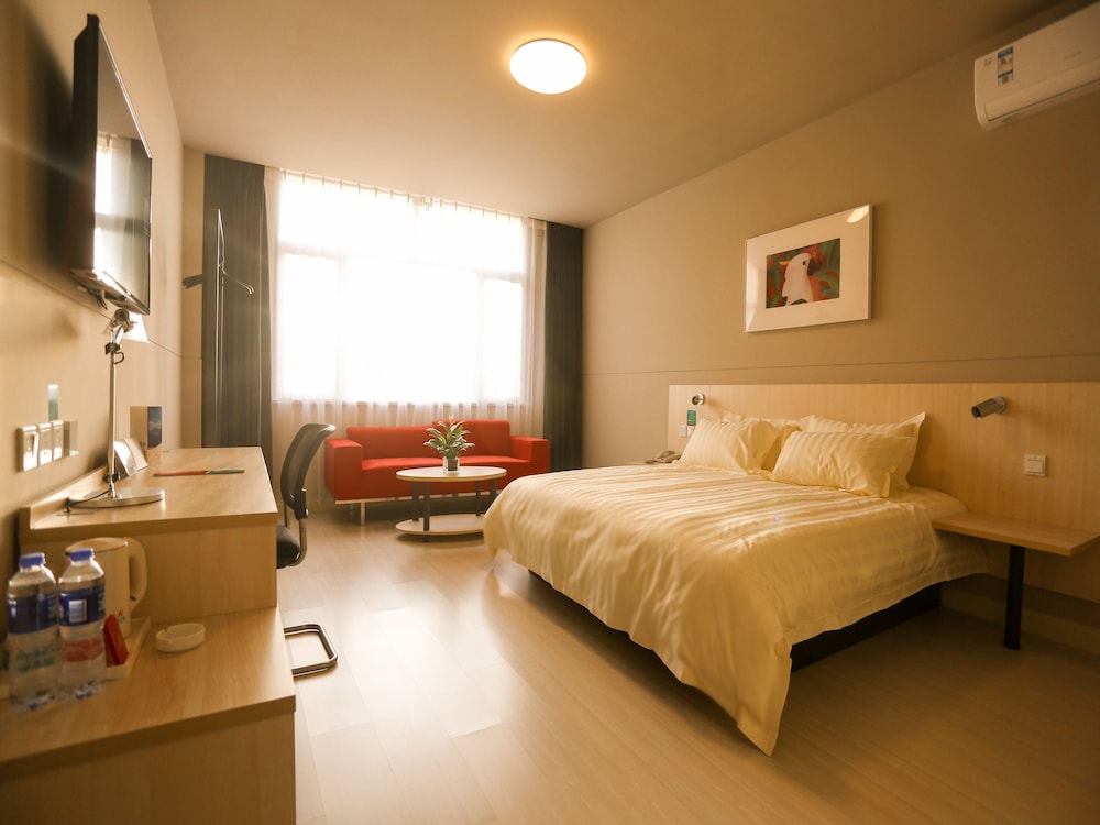 Jinjiang Inn Ningbo Yinxiang City Metro Road view 4