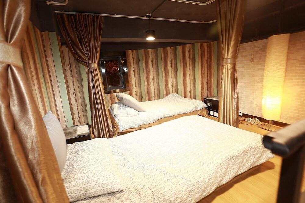 Wutongli Youth Hostel