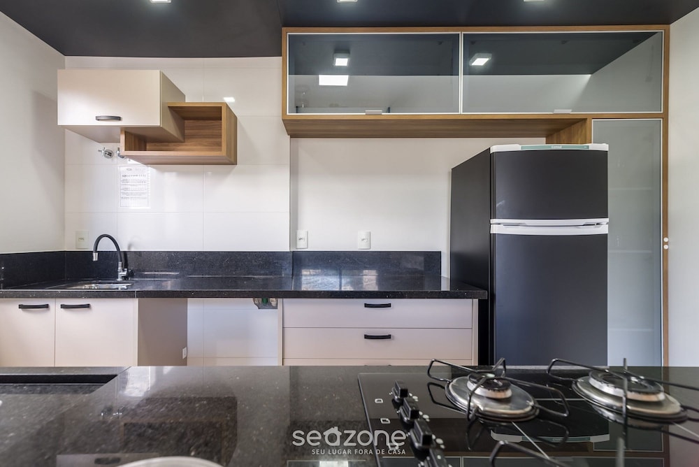 YHD - Condominium With Pool Near Ufsc Located in Carvoeira, This Condominium is an Excellent Choi