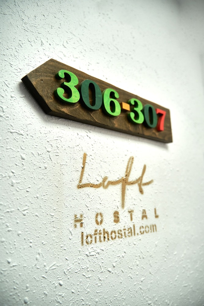 LOFT HOSTAL Group 51