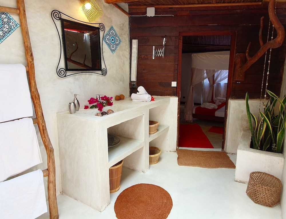Ravoraha Ecolodge