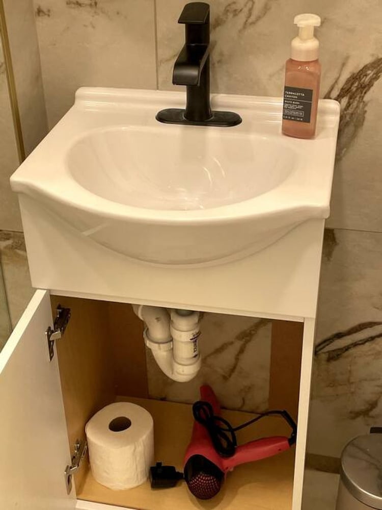 Modern Two Bedroom Condo - Near Boston