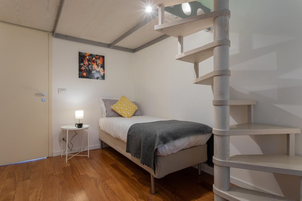 Massena Modern Apartment by Wonderful Italy view 4