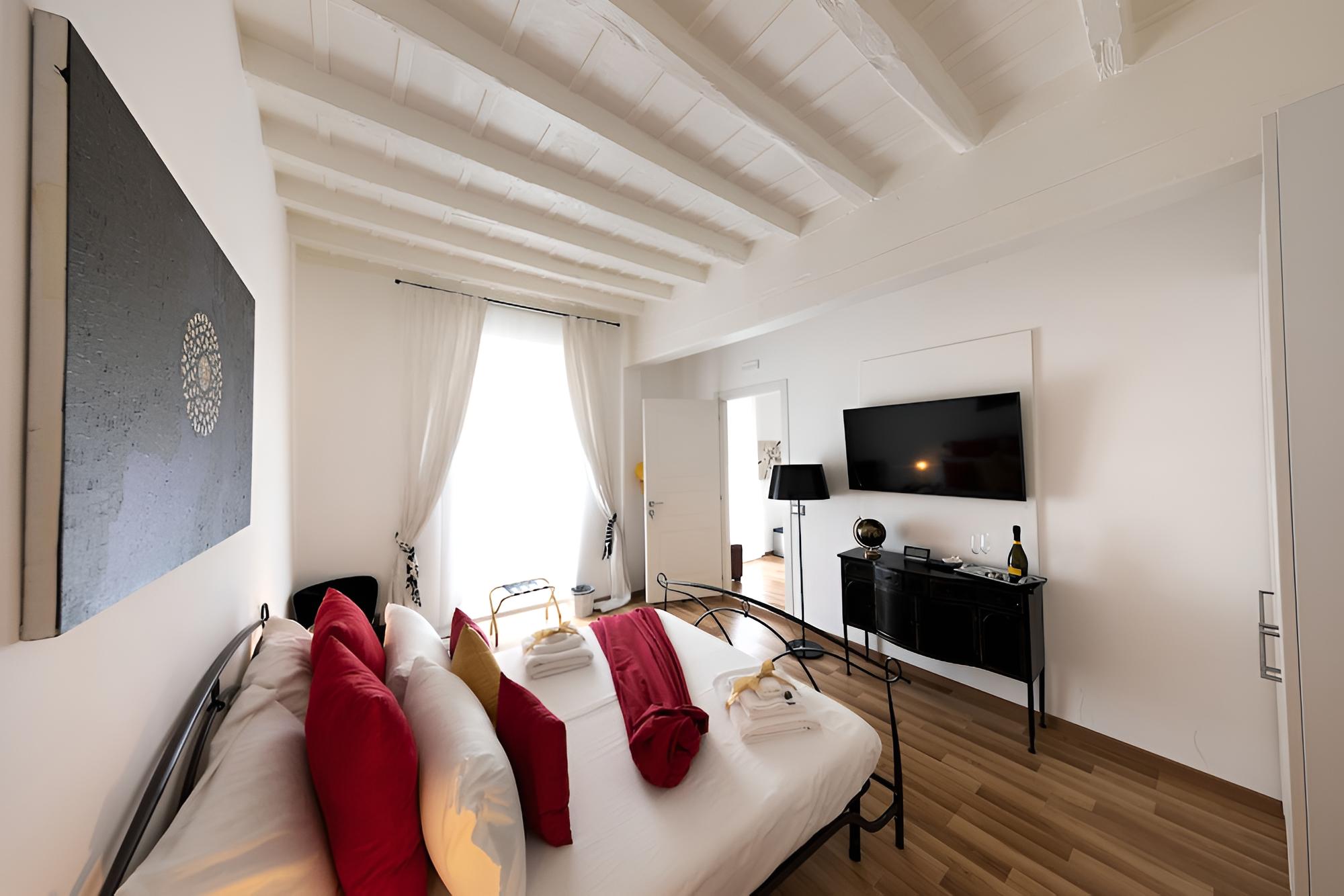 Barcaccia Luxury Suites