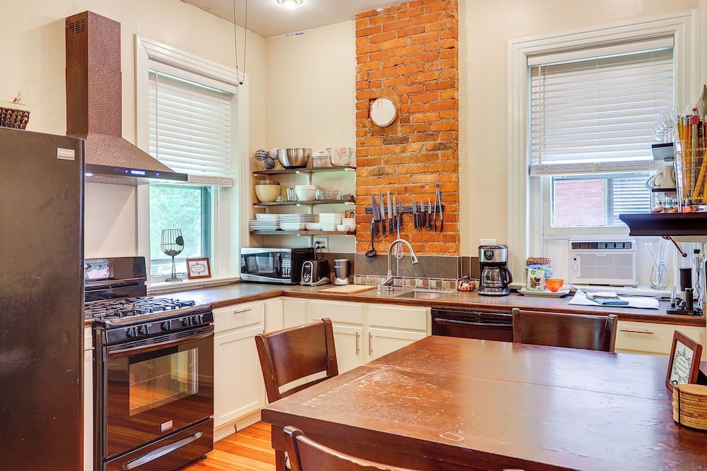 Louisville Vacation Rental 2 Mi to Churchill Downs