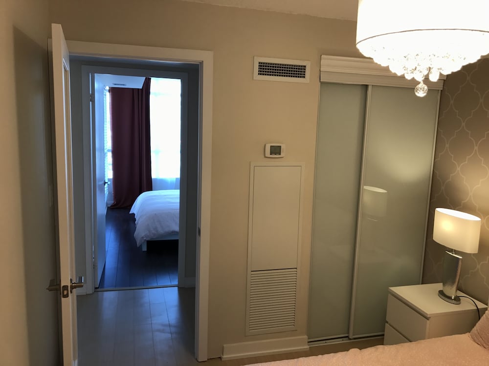 Luxury 2BR Suites in the heart of Downtown Toronto - Image 5