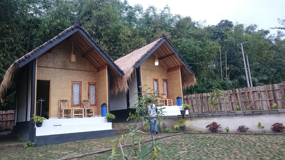 Aryasuta Bungalow
