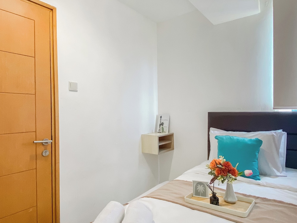 Relaxing And Homey 2Br Cinere Bellevue Suites Apartment