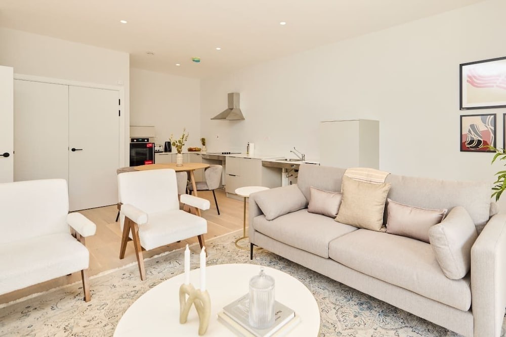 The Brondesbury Hideout - Breathtaking 1bdr Flat With Terrace + Parking