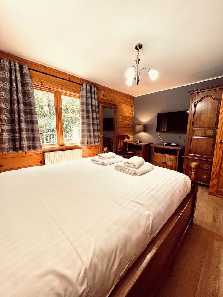 Lodges On Loch Ness view 2