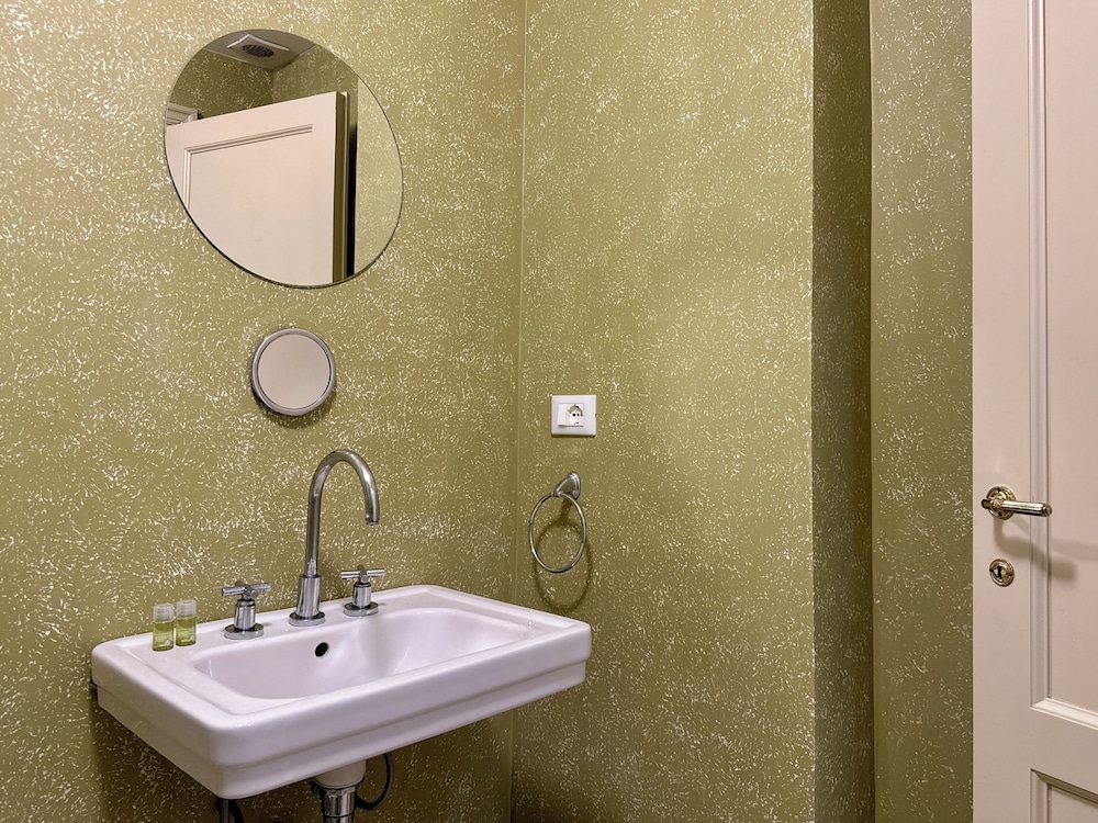 Navigli Apartments