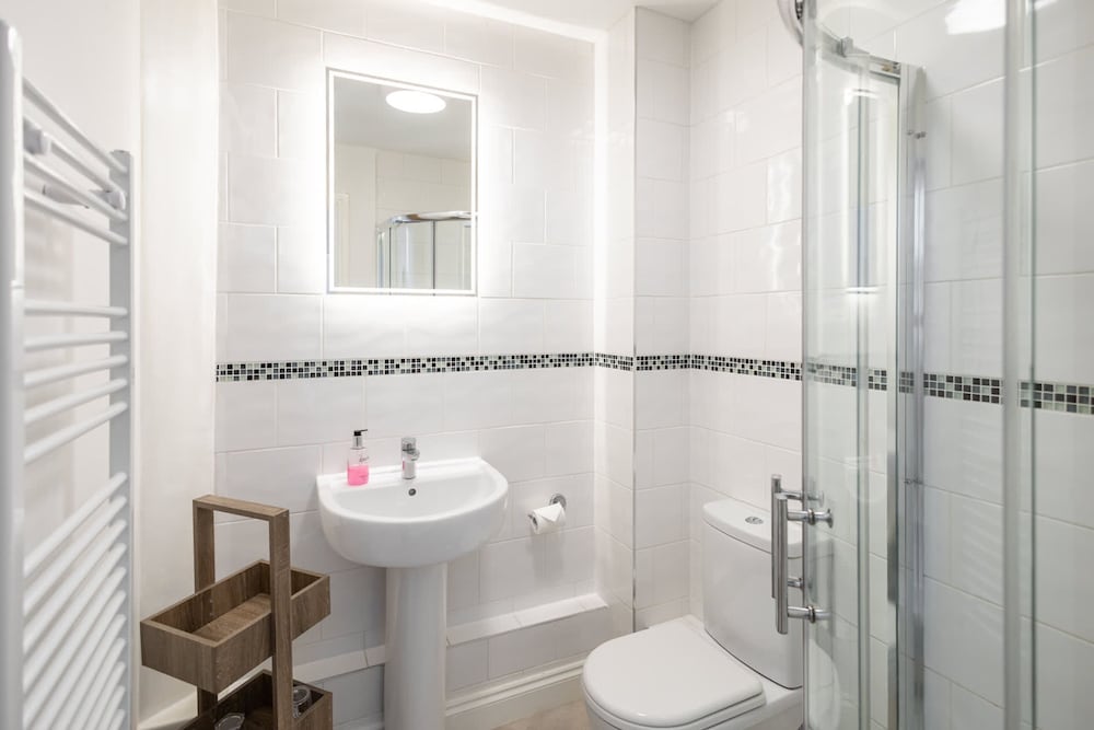 Host Stay Sleights at the Sandbeck