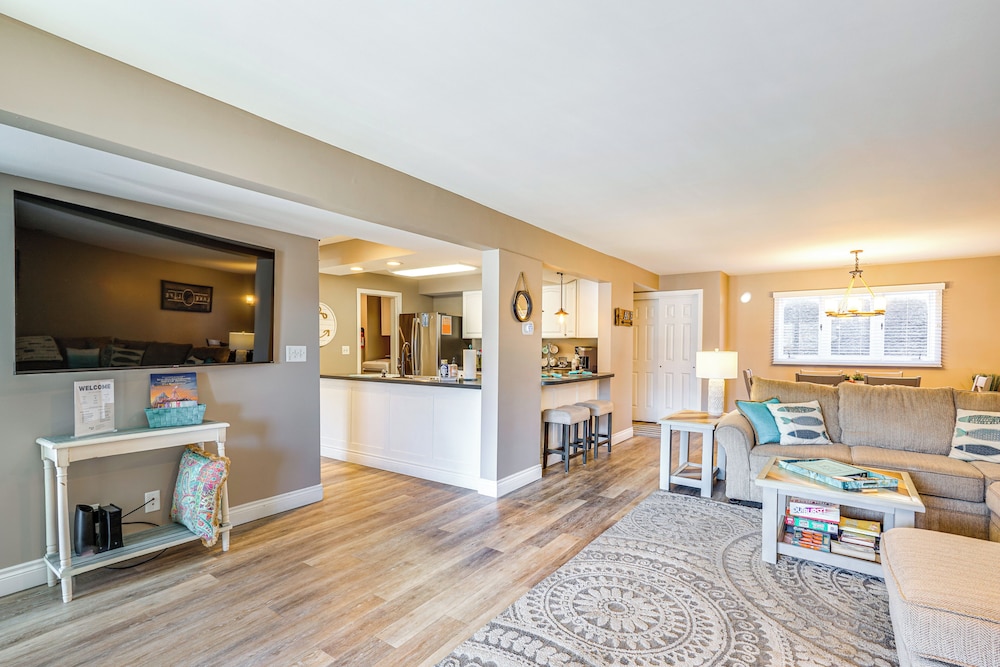 Lakefront Osage Beach Retreat: Dock Access!