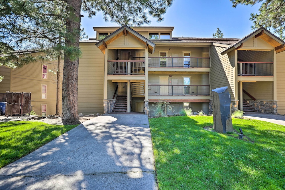 Resort Condo Retreat ~ 6 Mi to Downtown Bend!