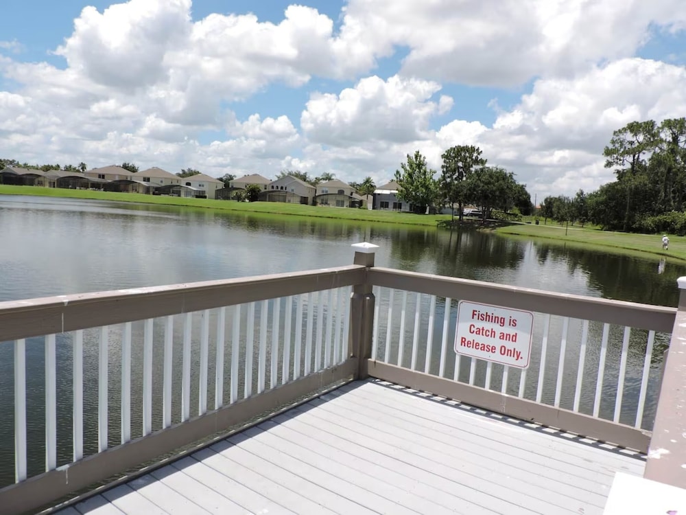 Lake Berkley Villas Swanky