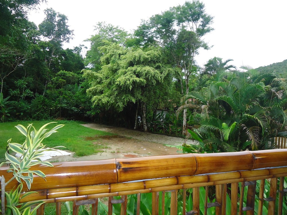 Bali Suites Itamambuca