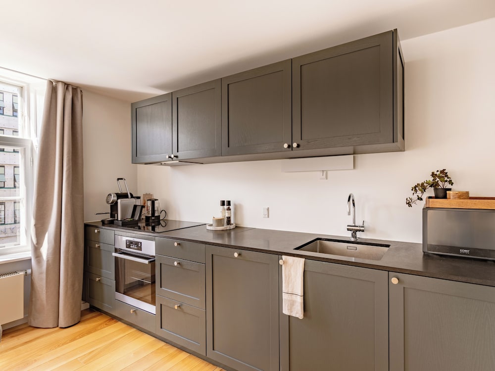 Sanders Regent - Bright 1 Bdr Apt