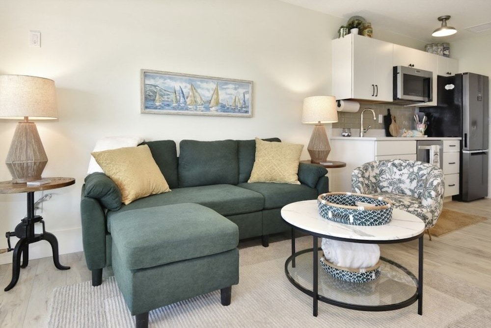 The White House On Flagler Beach - Unit 22 2 Bedroom Home