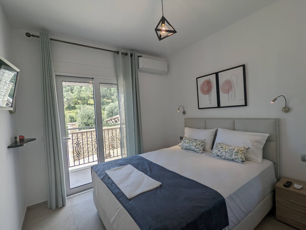 Natura Luxury Suites Parga photo 2