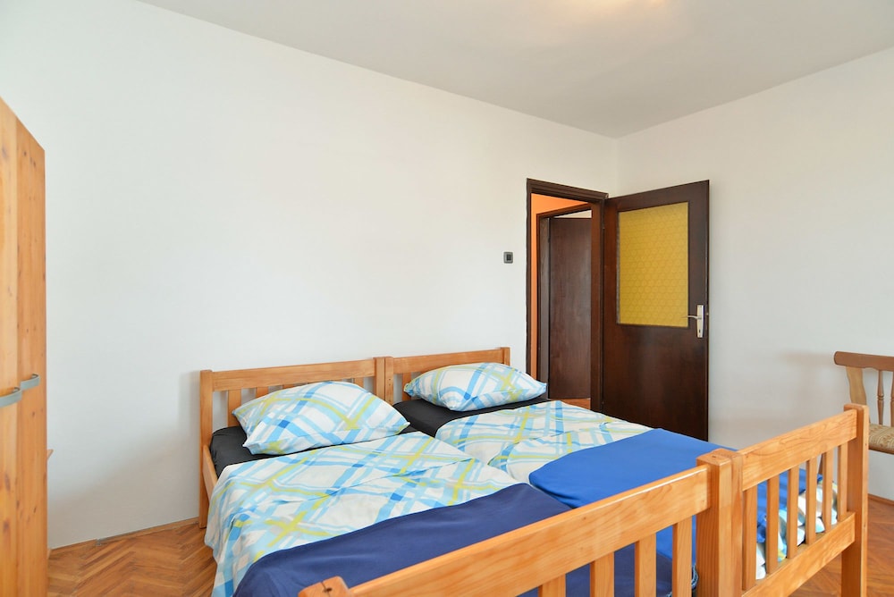 Apartment 1700