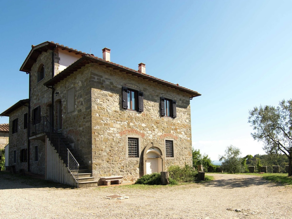 Scenic Stay Near Florence