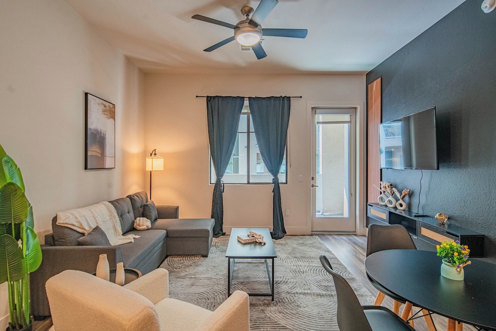 ROVE LIVING/KB - Scottsdale Grand