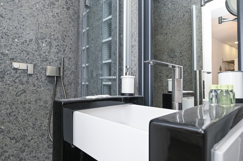 The Essential - Trastevere Design Studio