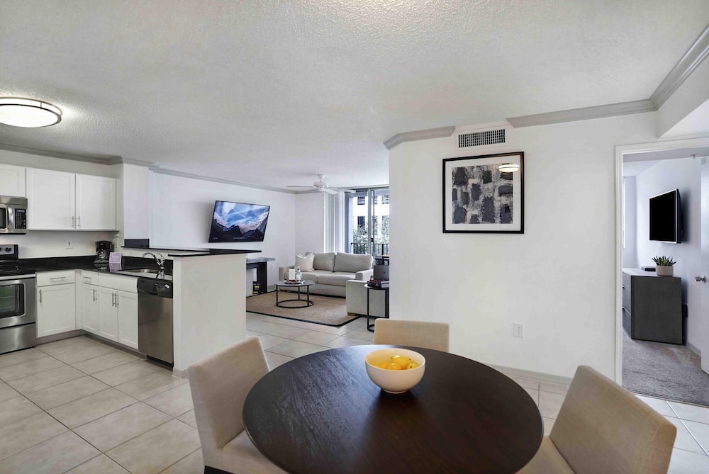 Dharma Home Suites Coral Gables at Gables Grand Plaza, 写真 54