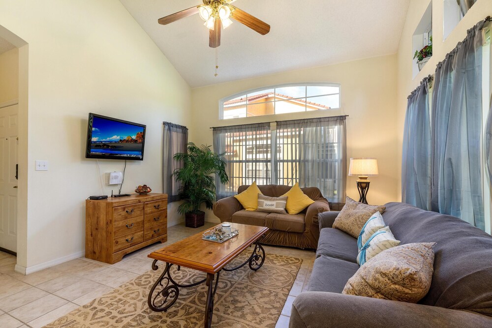 Orlando and Kissimmee Town homes by MyOrlandoStay