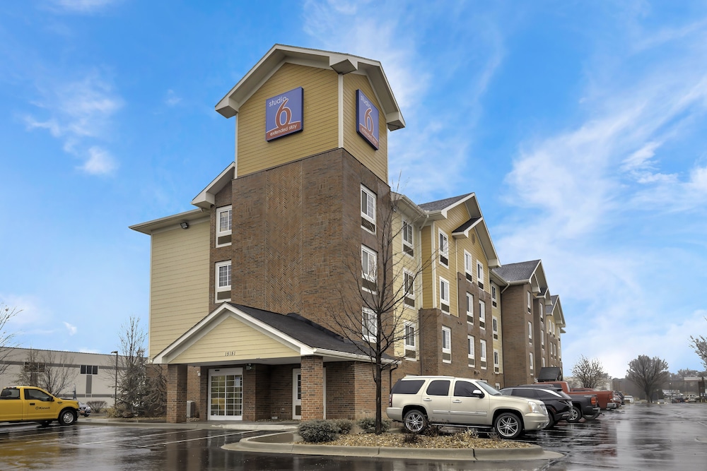 Kansas City Vacations - Studio 6 Lenexa, KS - Overland Park - Property Image 1