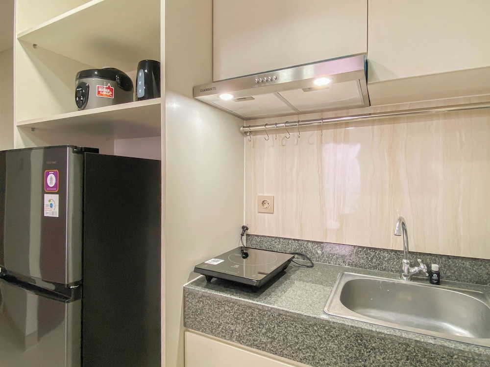 Modern Look 2BR Corner Transpark Cibubur Apartment
