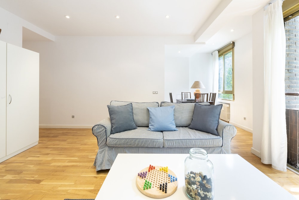 M Ore461 Piso de 1 Dormitorio y Balc n -alquiler