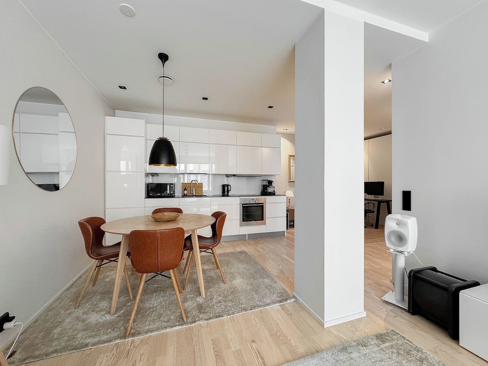 Stylish Downtown 2BR Flat with Sauna and Work Area