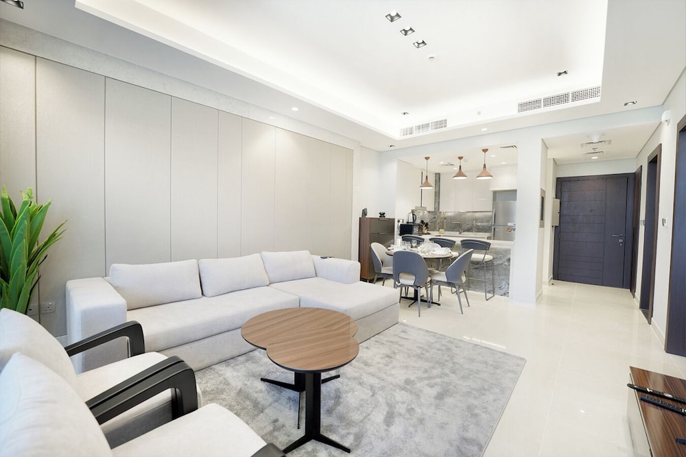 Easygo -exclusive 1BR in Business Bay