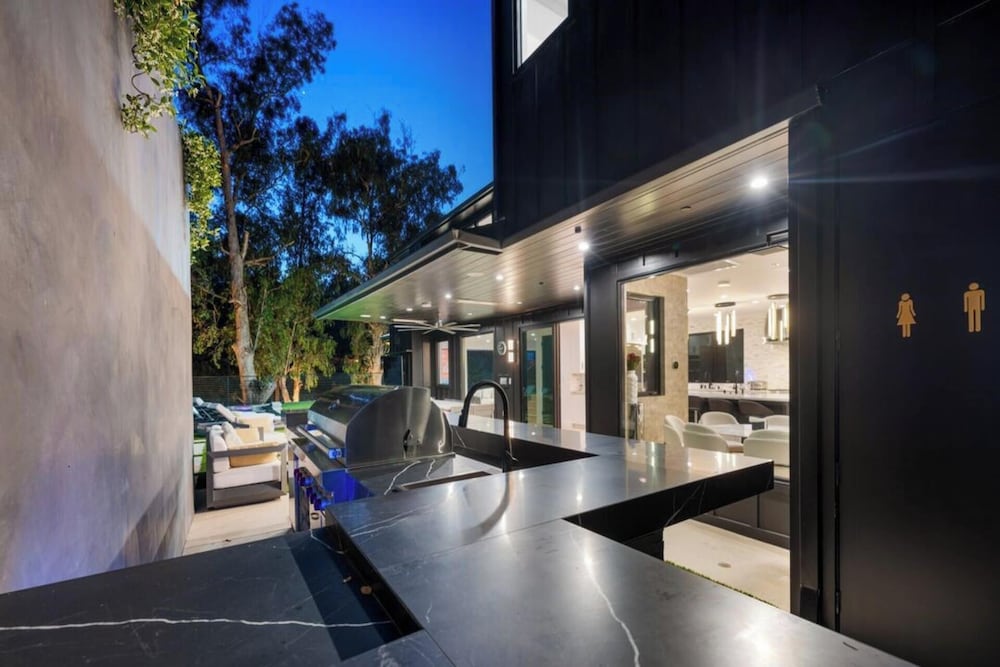 Oak Haven Sanctuary - Grand Estate With Pool, Guest House & Scenic Views