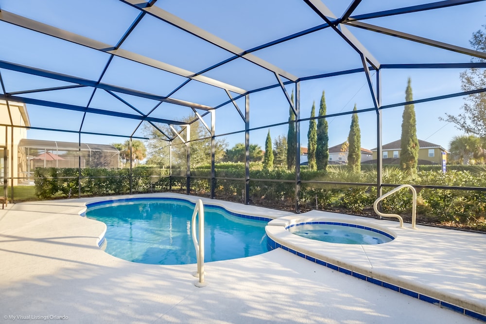 6 Bed 4 Ba Villa with Pool & Spa - Image 3