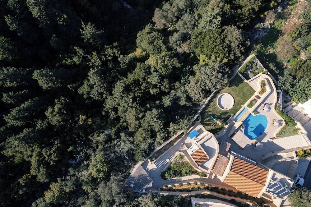 Vardina Villa