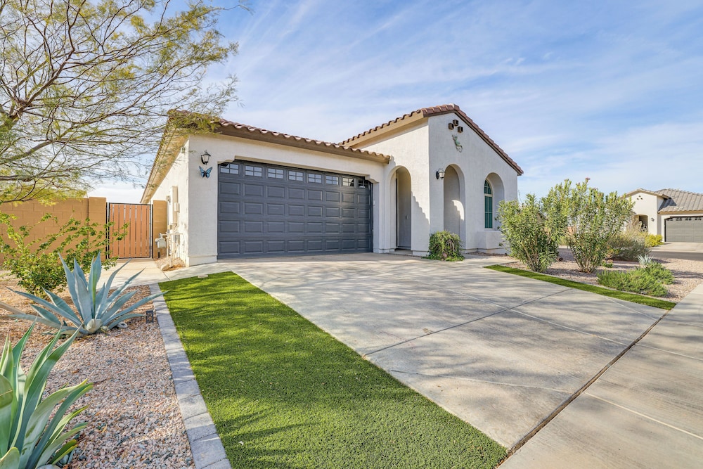 Covered Patio: Family-friendly Home in Casa Grande