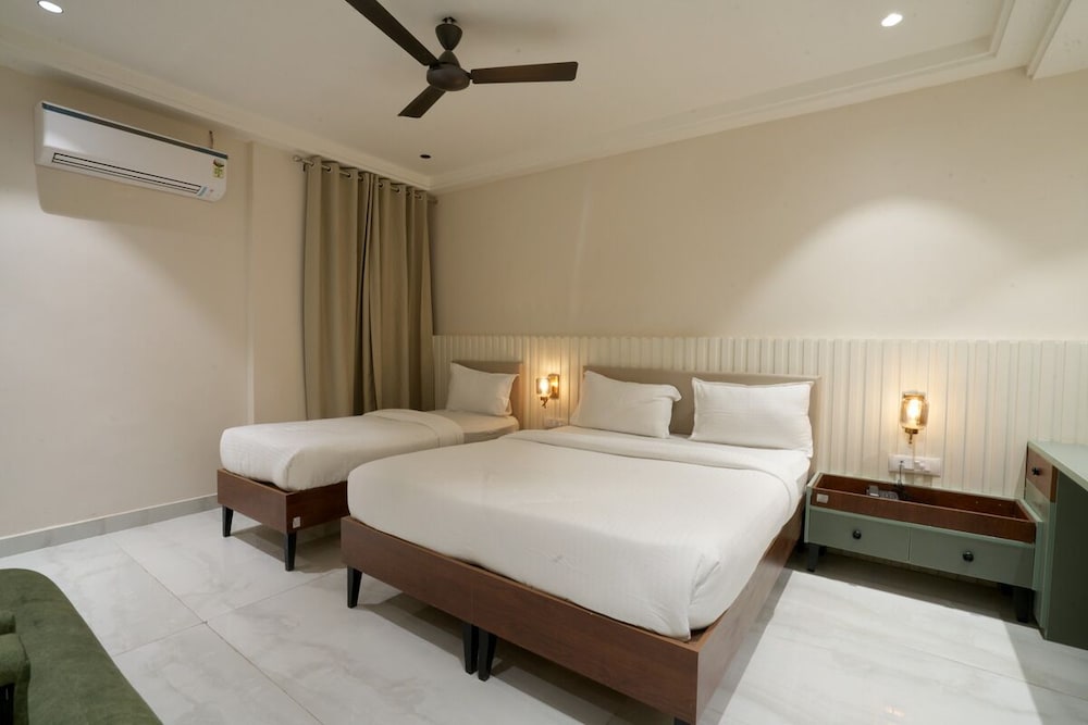 Hotel Square 36