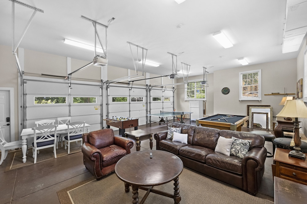 Make a Big Splash in 7BR Lake Norman Home!