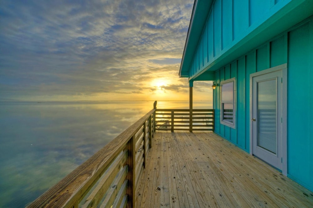 Marlin Madness by Avantstay Waterfront Getaway w Community Pool Boat Dock