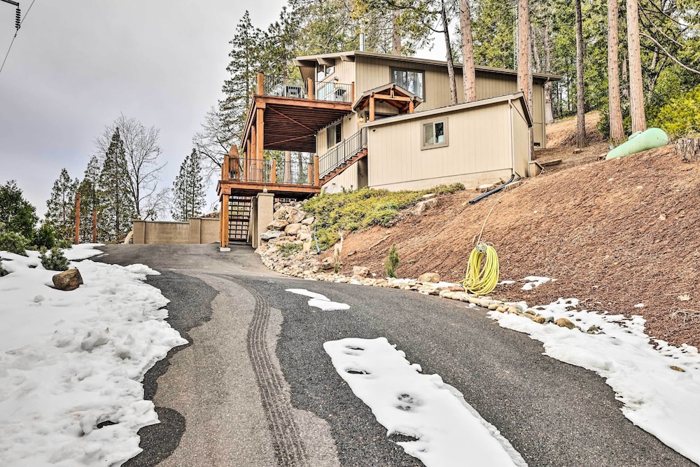 Hot Tub + Scenic Views: Luxury Twain Harte Cabin! view 2