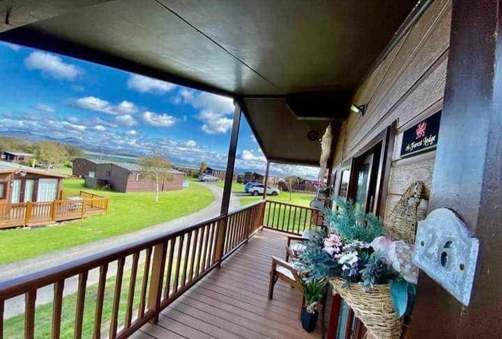 Lodge - Sleeps up to 6, pet Friendly & bbq Allowed