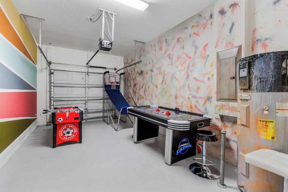 Kissimmee Retreat  6BR House Sleeps 14