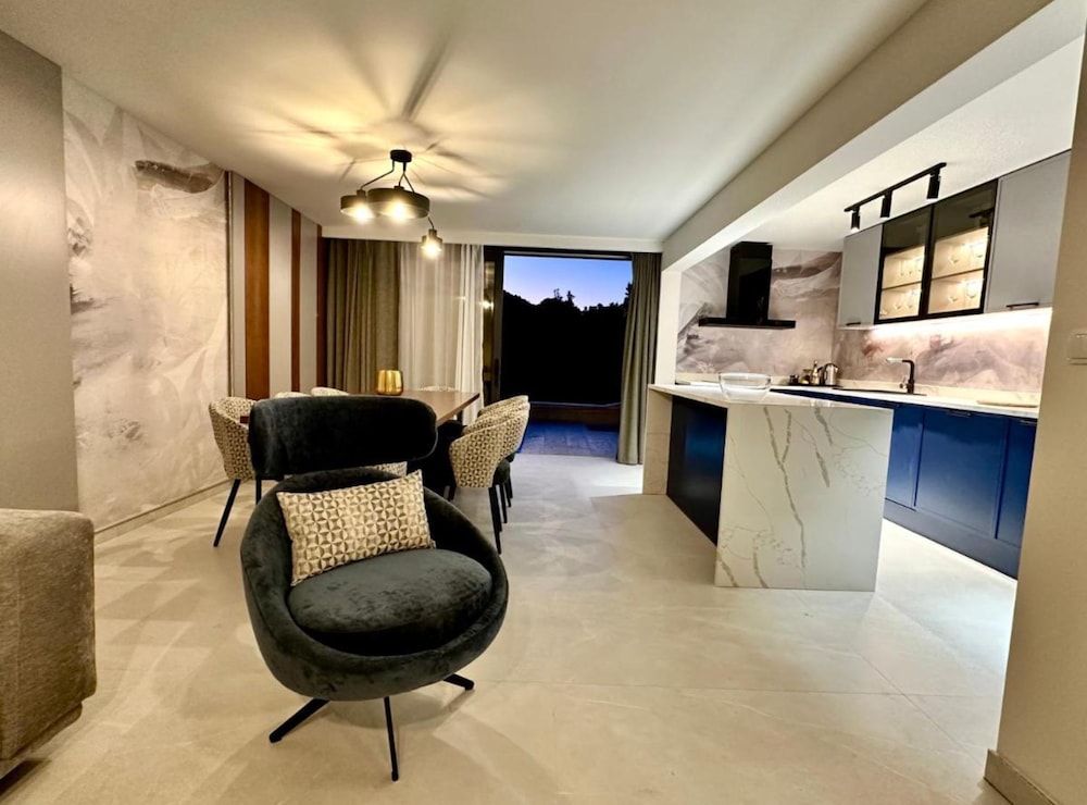 Leonarda Waterfront Residences