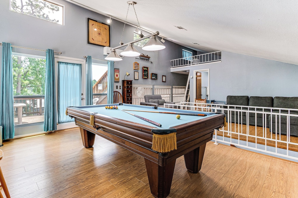 Steps to Marina: Coldspring Retreat w/ Lake View