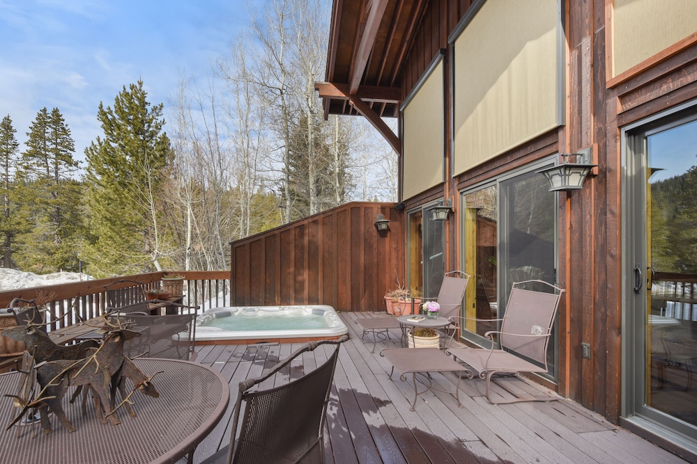 Lake Tahoe Vacations - Wulf's Lodge at Squaw Valley - Property Image 15