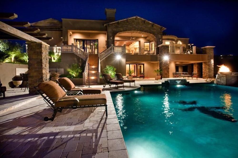 Bella Estate By Signature Vacation Rentals